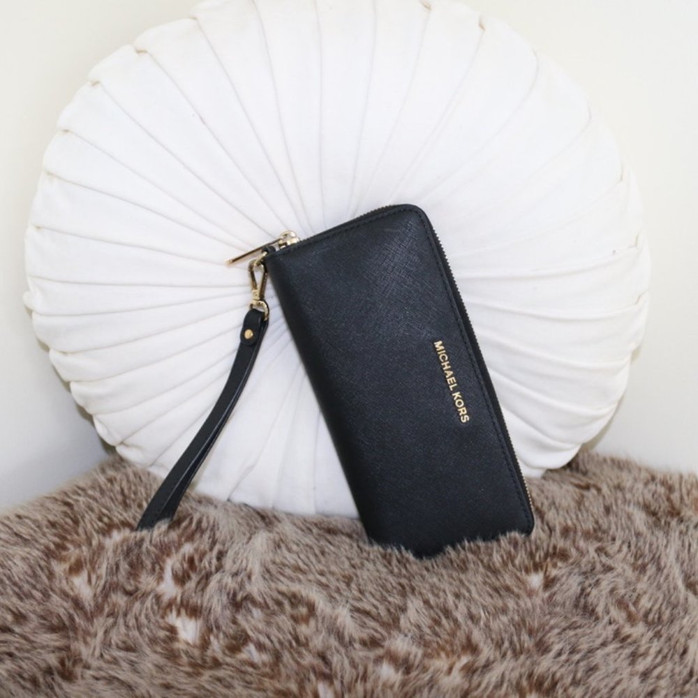 Michael Kors Wristlet